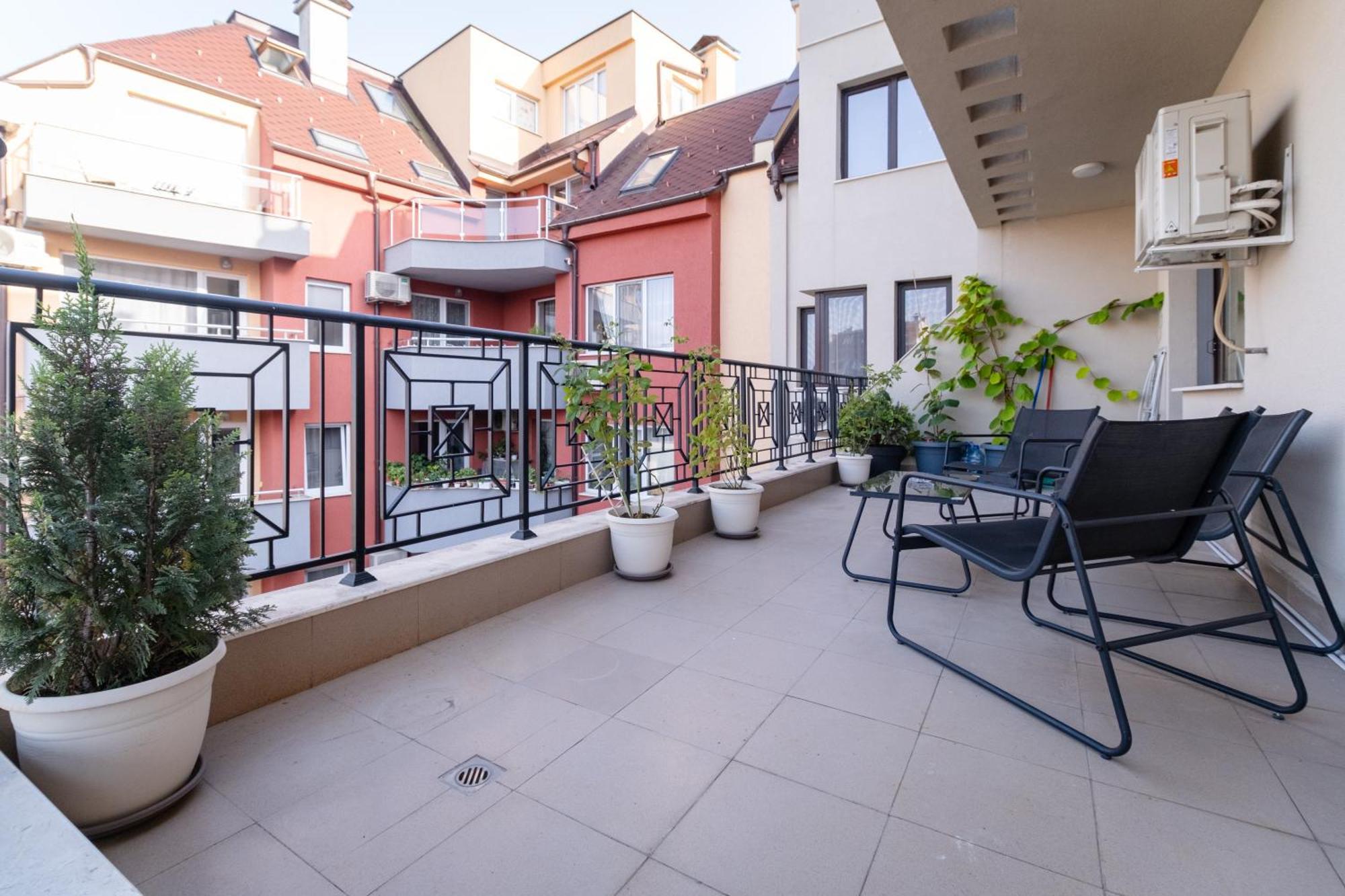 1-Bedroom Apartment With Free Private Parking Пловдив Экстерьер фото
